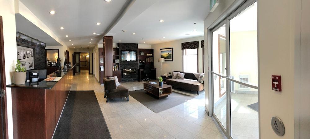 Super 8 By Wyndham Brandon Mb Motel Luaran gambar