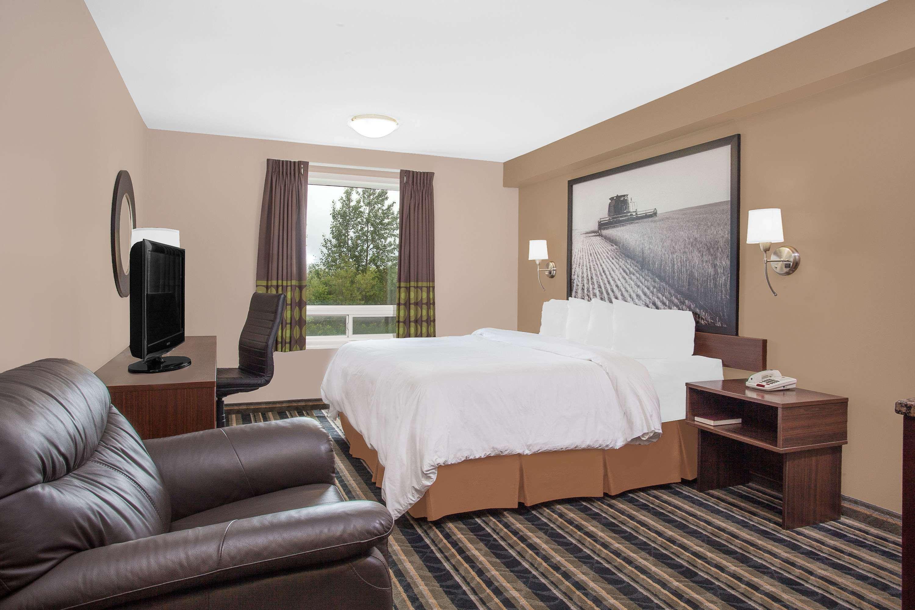 Super 8 By Wyndham Brandon Mb Motel Luaran gambar