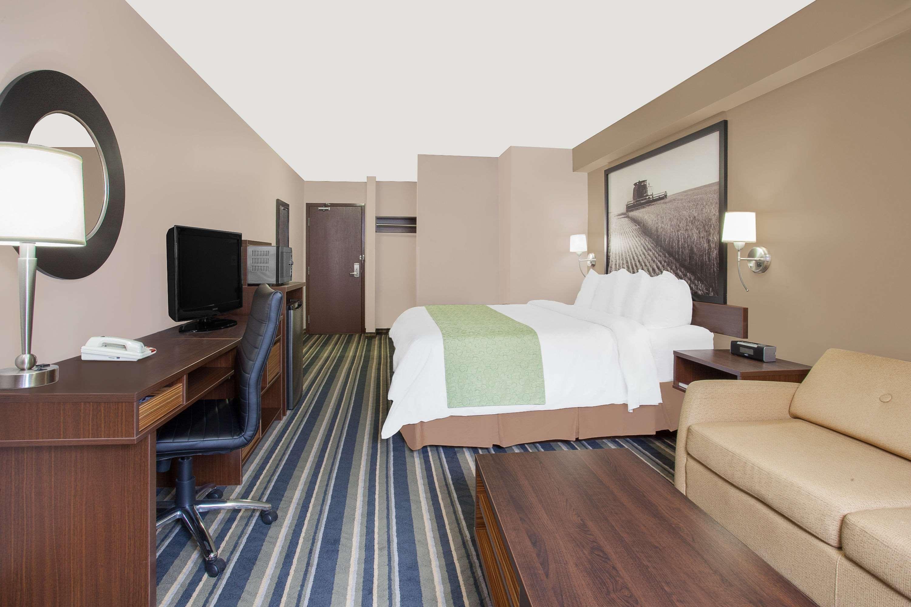 Super 8 By Wyndham Brandon Mb Motel Luaran gambar