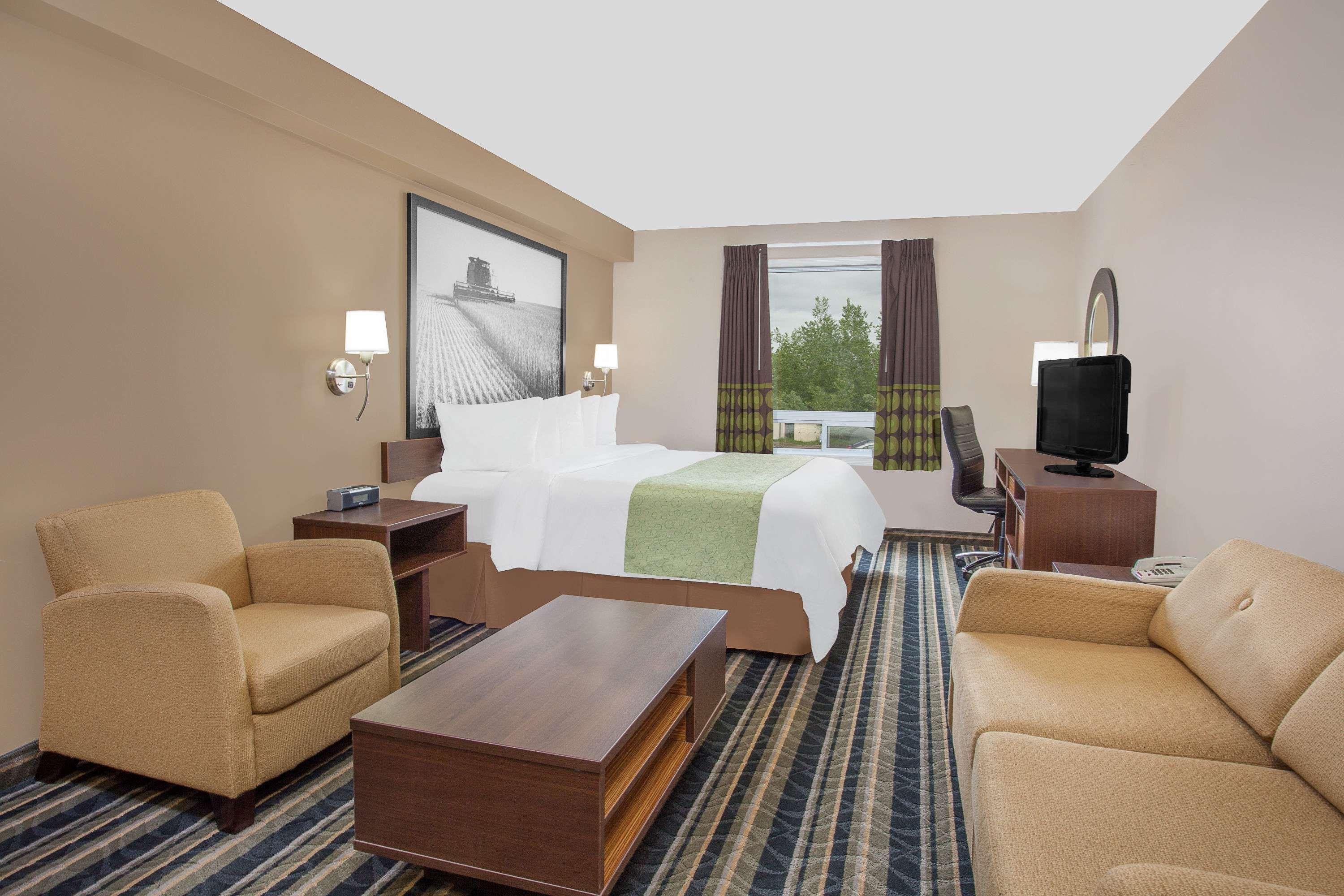 Super 8 By Wyndham Brandon Mb Motel Luaran gambar